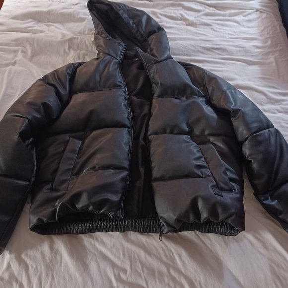 (48 HR SALE!!!) ZARA LEATHER & POLYESTER BOMBER COAT - Picture 1 of 6